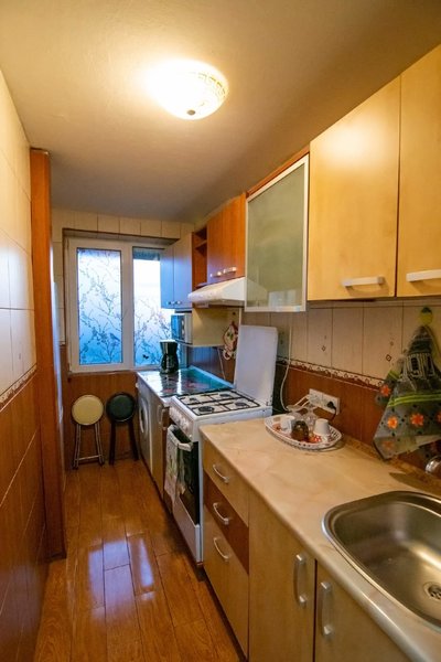 Sos. Salaj, proprietar, vand apartament 3 camere, mobilat si utilat